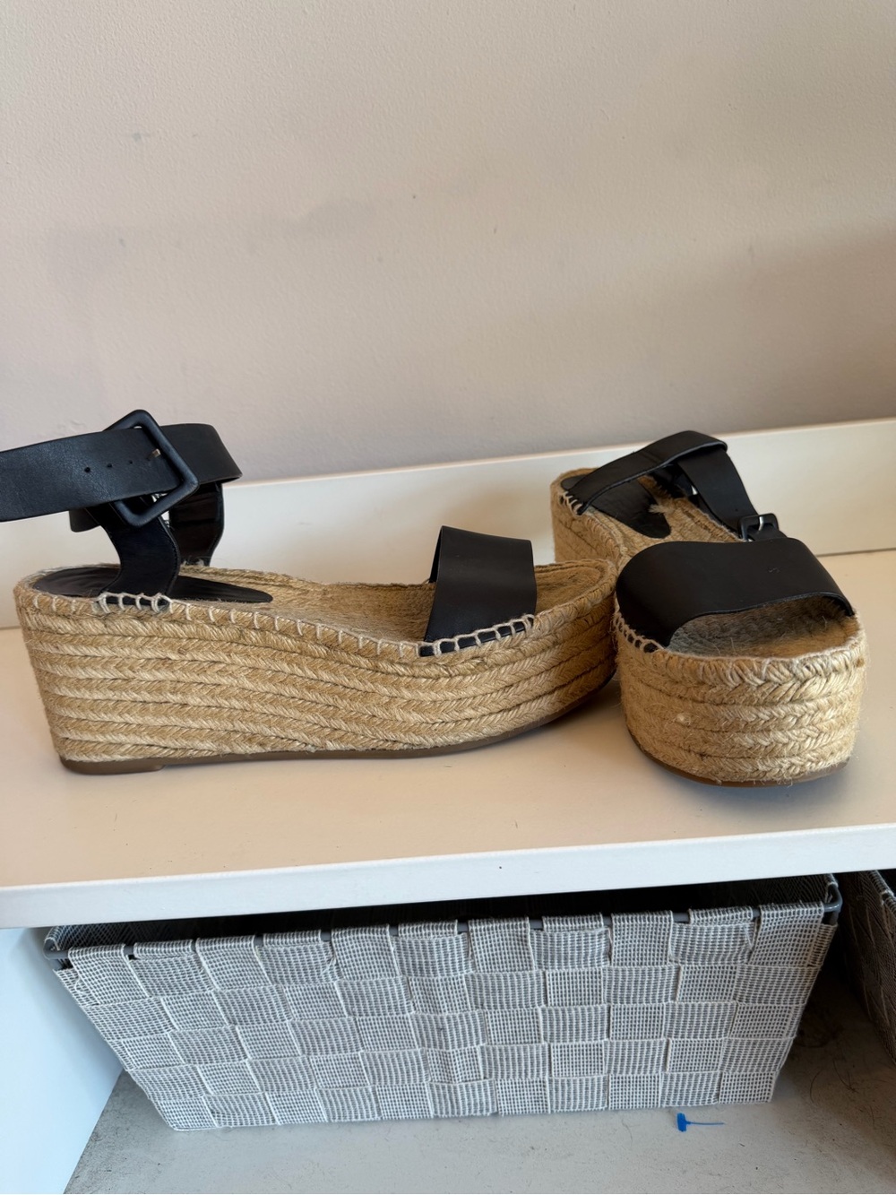 Vince Gwen Black Leather Ankle Strap Espadrille Platform Wedge Sandals Size 10